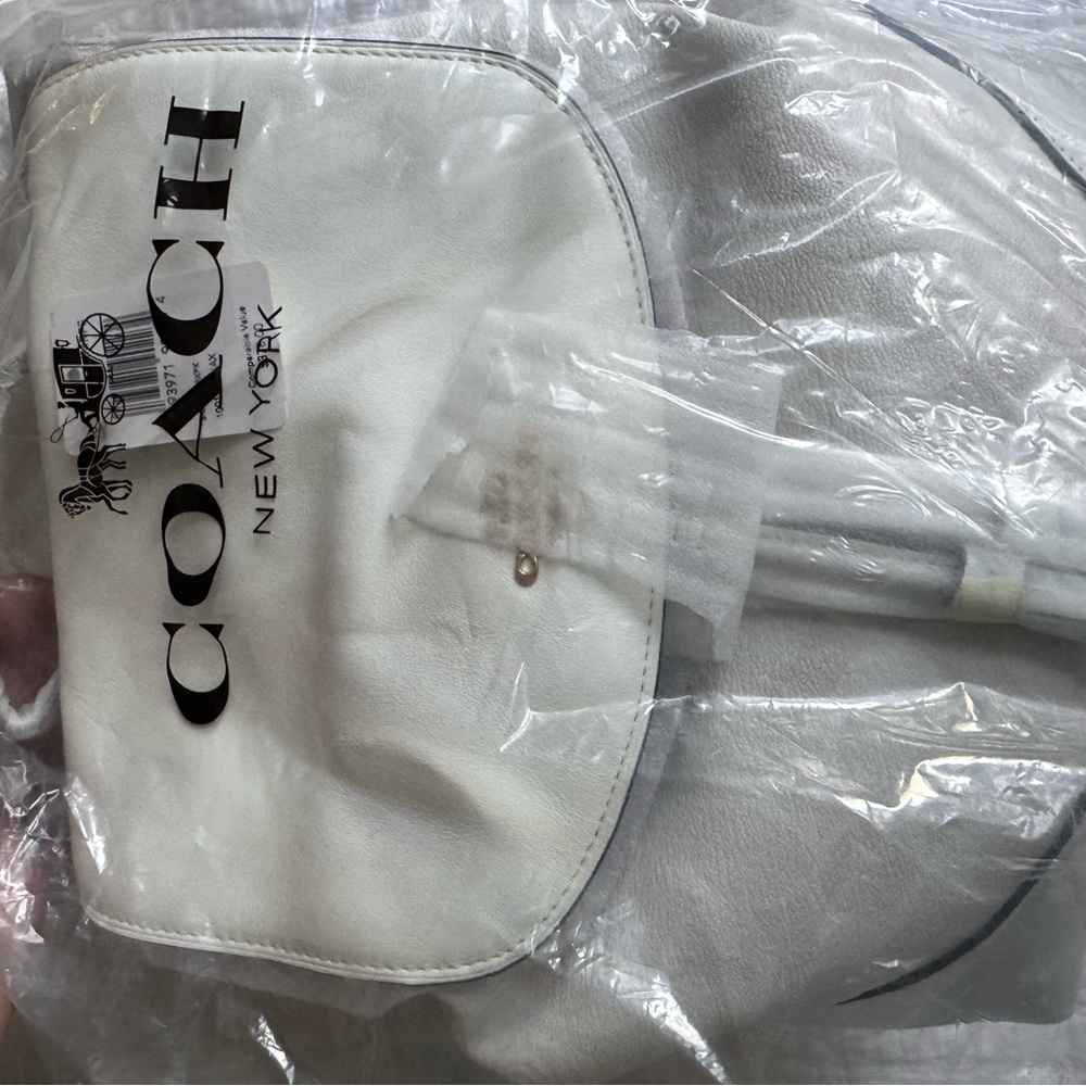 Coach signature elle Backpack in white NWT!! - Picture 3 of 6
